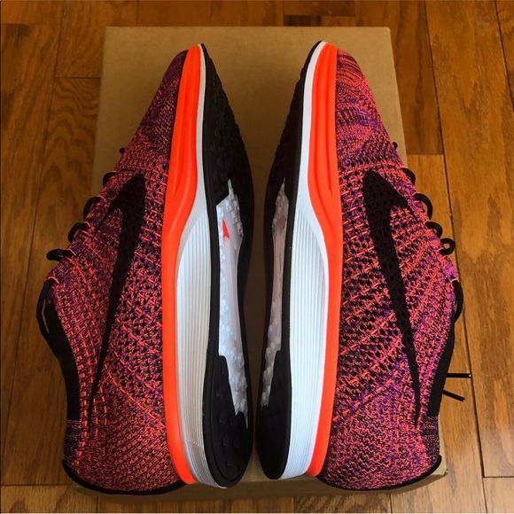 Nike Flyknit RacerHyperOrange/VividPurpleAcaiBerry - Picture 8 of 10